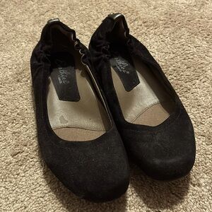 Earthies Tolo Black Leather Flats 8.5